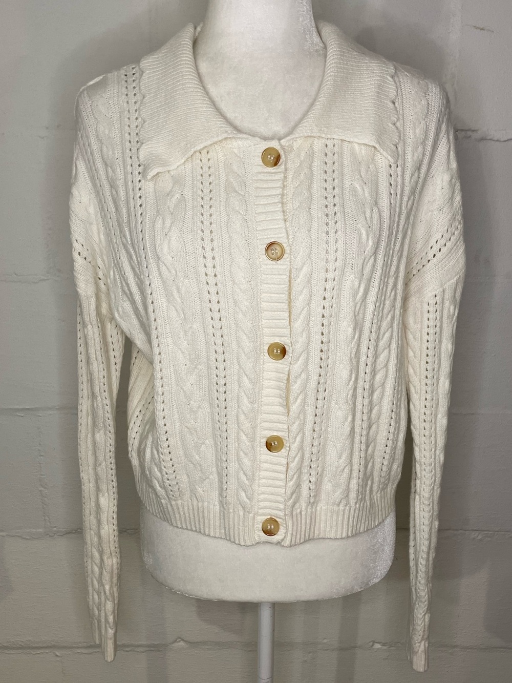 Cozy Cream Cable-Knit Button Cardigan with Collar